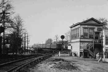 32. Tower-Haven-Woodhaven Jct (view NW from Rock Bch Connx -1939.jpg (69236 bytes)